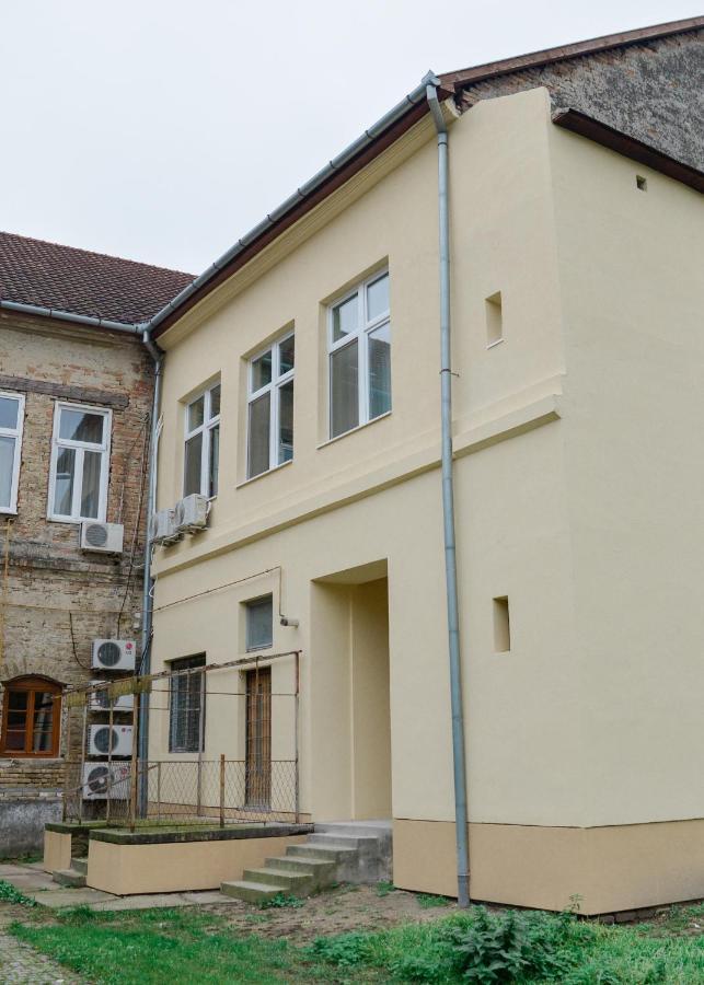 Centrum Apartment Senta Exterior photo